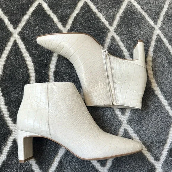 Matisse Crush White Booties Size 8 Brand New - Picture 3 of 8